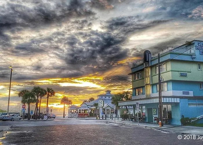 Palm Pavilion Inn
