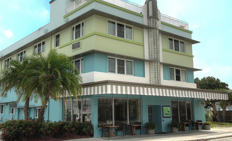 Palm Pavilion Clearwater Beach